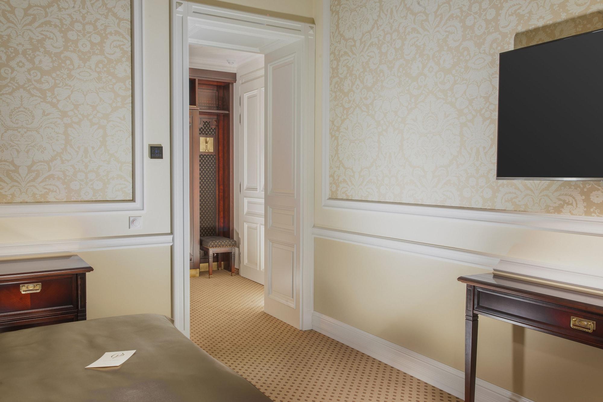 Luxury Spa Hotel Olympic Palace Karlovy Vary Exterior photo A room at the hotel
