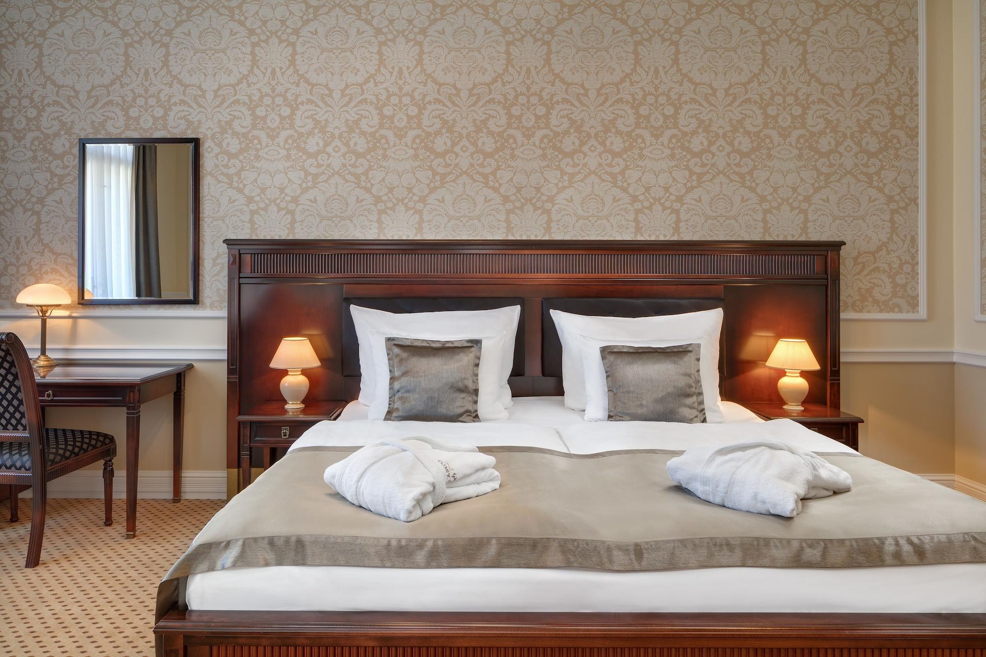 Luxury Spa Hotel Olympic Palace Karlovy Vary Exterior photo A bedroom