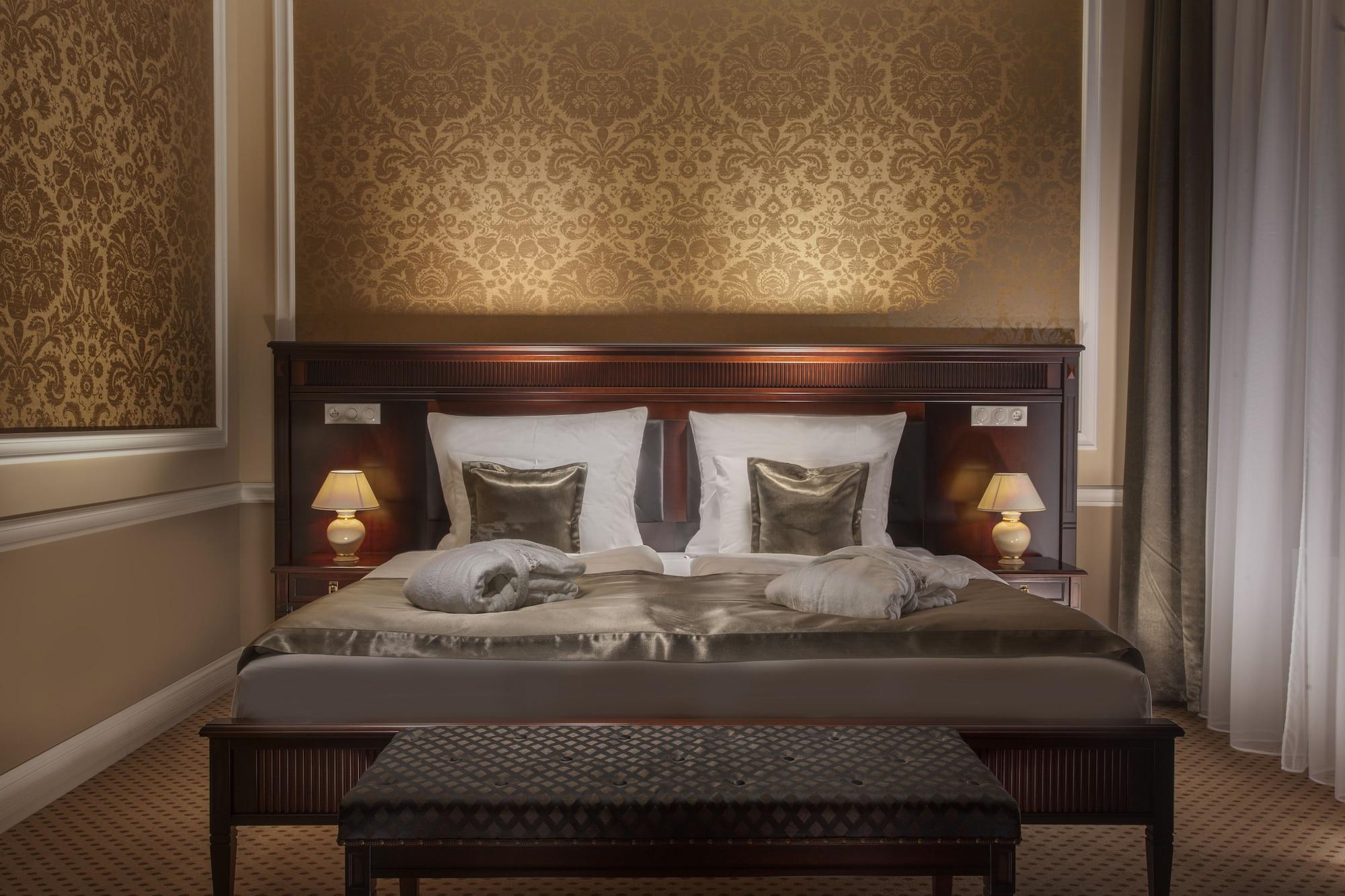 Luxury Spa Hotel Olympic Palace Karlovy Vary Exterior photo A bedroom at the hotel