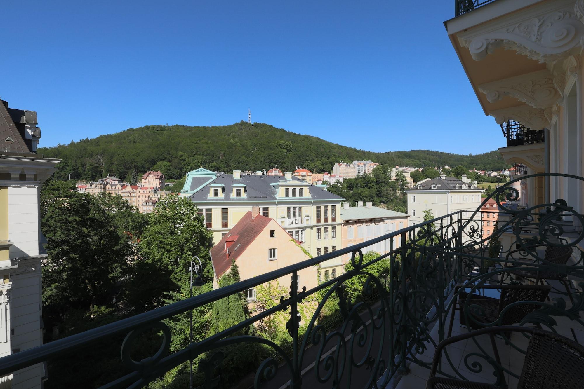 Luxury Spa Hotel Olympic Palace Karlovy Vary Exterior photo View of the mountain from the city