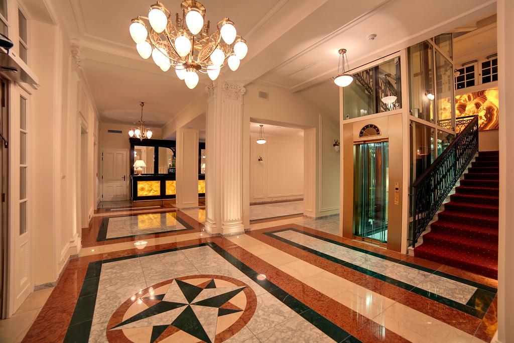 Luxury Spa Hotel Olympic Palace Karlovy Vary Exterior photo Interior of the hotel