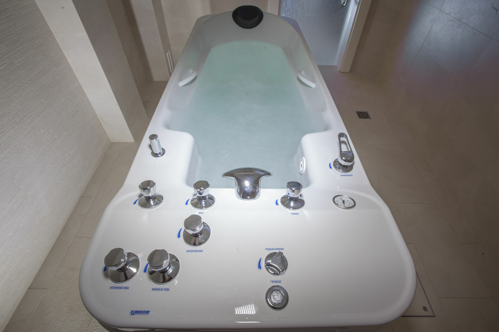 Luxury Spa Hotel Olympic Palace Karlovy Vary Exterior photo A whirlpool bathtub