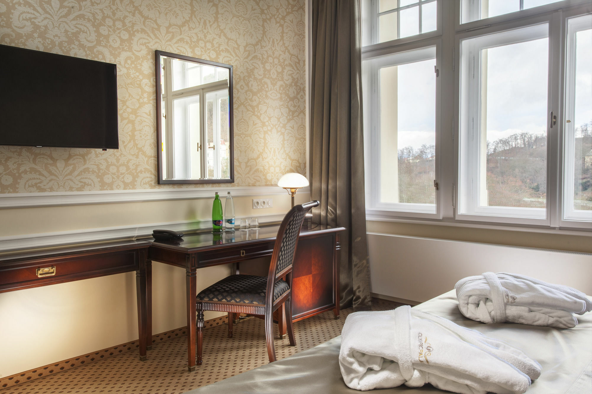 Luxury Spa Hotel Olympic Palace Karlovy Vary Exterior photo A room at the hotel